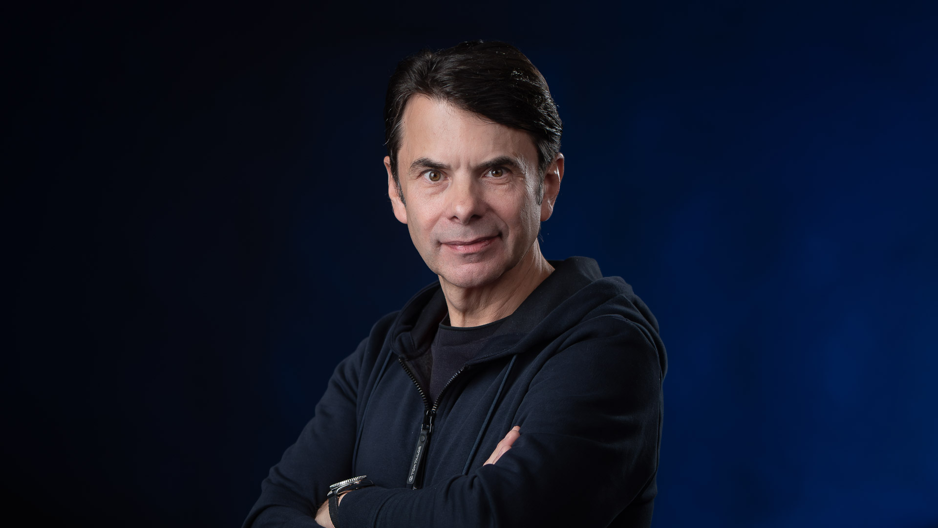 Alexandru Bialis – Berufsfotograf und Grafikdesigner aus Burgenland, Österreich. Spezialisiert auf Hochzeitsfotografie, Businessfotografie und Studio-Portraits